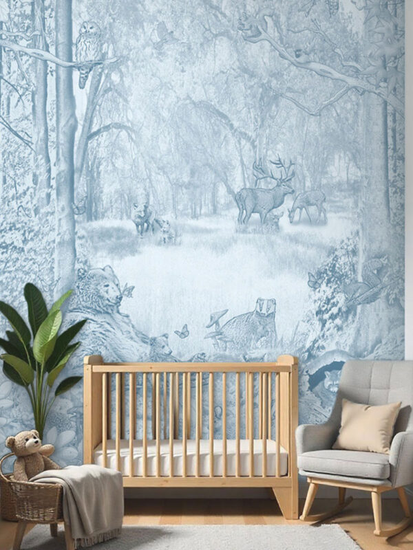 Kinderkamer en babykamer getekend behang bosdieren beren krijt luchtblauw