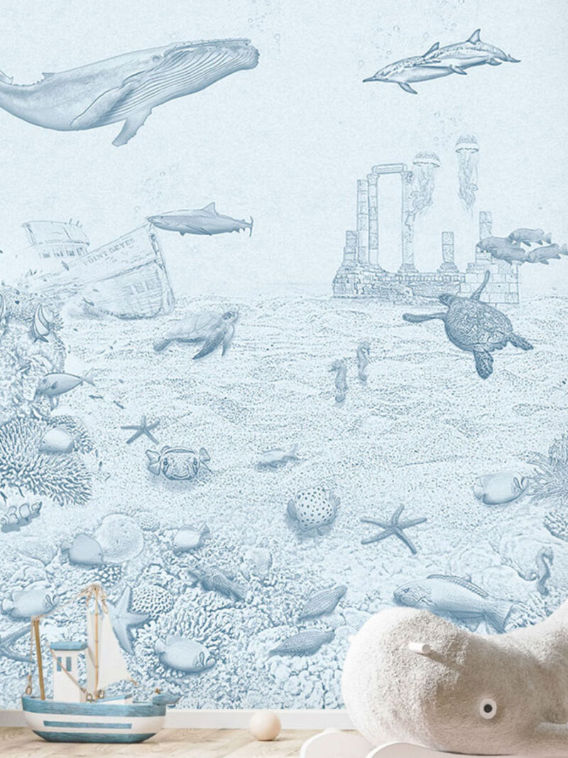 Kinderkamer getekend behang zeedieren walvis krijt luchtblauw