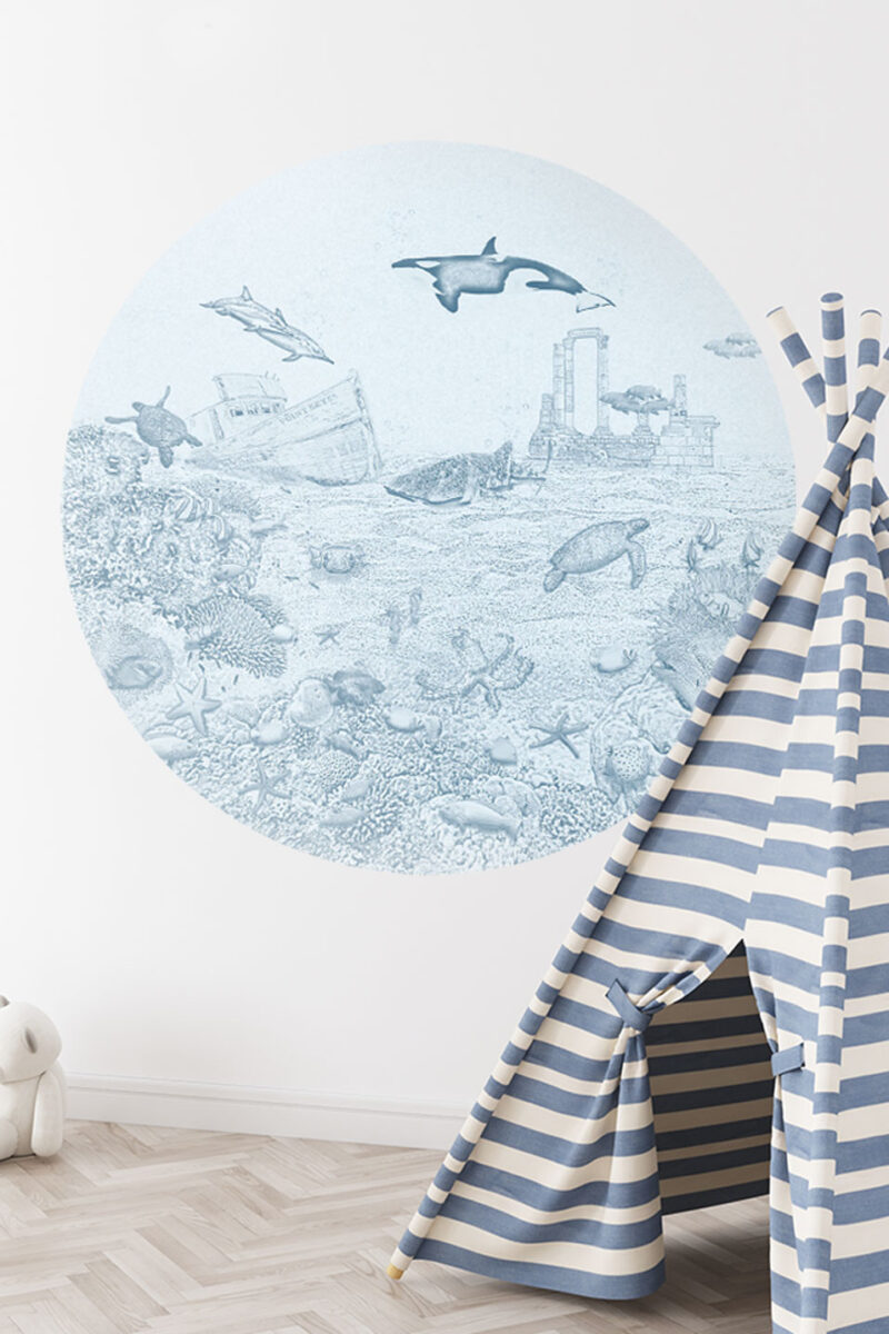Kinderkamer behangcirkel getekende zeedieren krijt luchtblauw